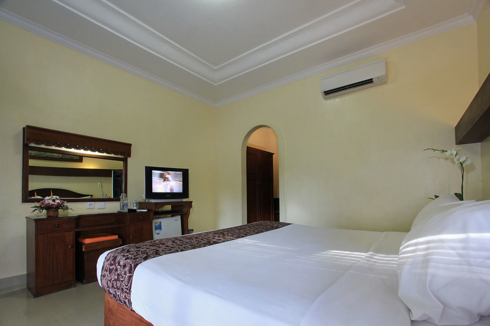 The Taman Ayu Hotel เกอโรโบกัน ภายนอก รูปภาพ
